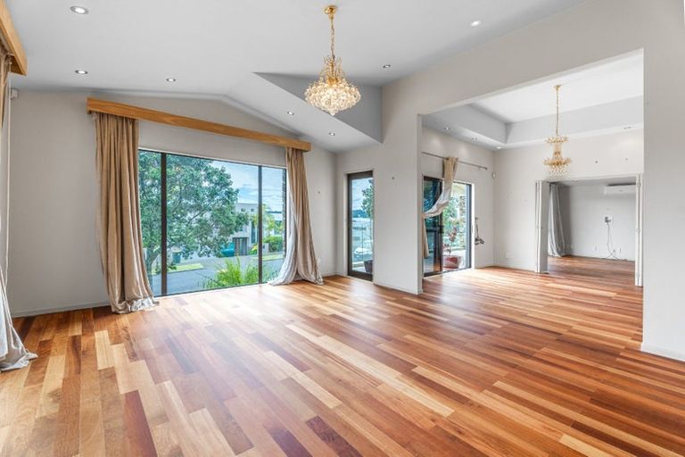 Photo of property in 71 Kittiwake Drive, Schnapper Rock, Auckland, 0632