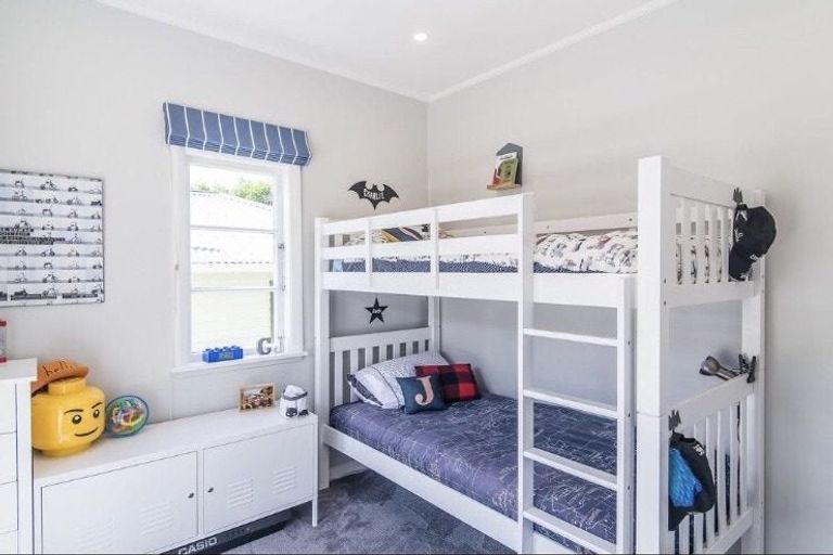 Photo of property in 8 Omar Street, Khandallah, Wellington, 6035