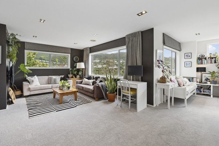 Photo of property in 405b Karori Road, Karori, Wellington, 6012