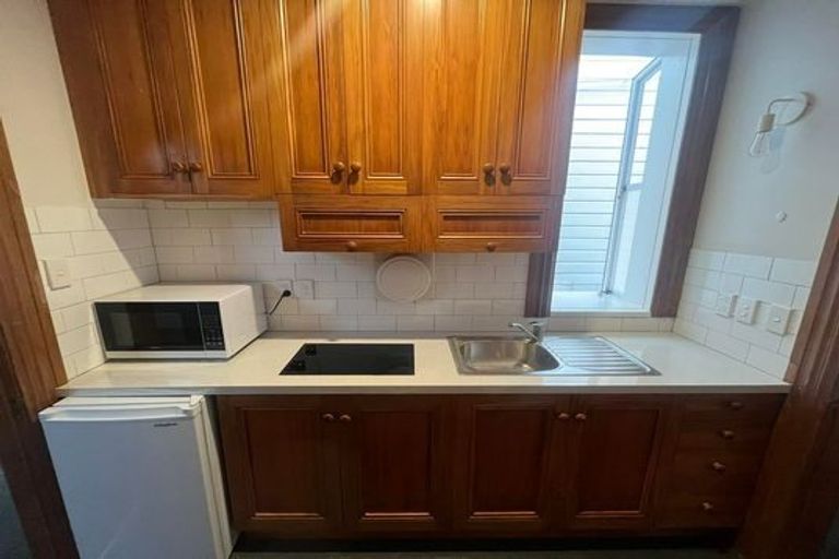 Photo of property in 233 Tinakori Road, Thorndon, Wellington, 6011