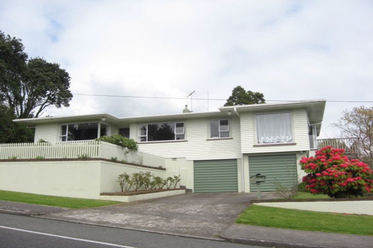 Photo of property in 98 Waimea Street, Frankleigh Park, New Plymouth, 4310