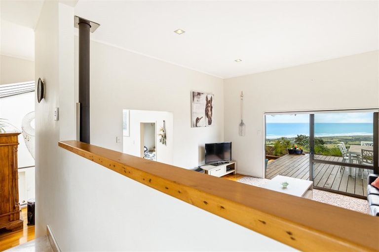 Photo of property in 107 Oaia Road, Muriwai, Waimauku, 0881