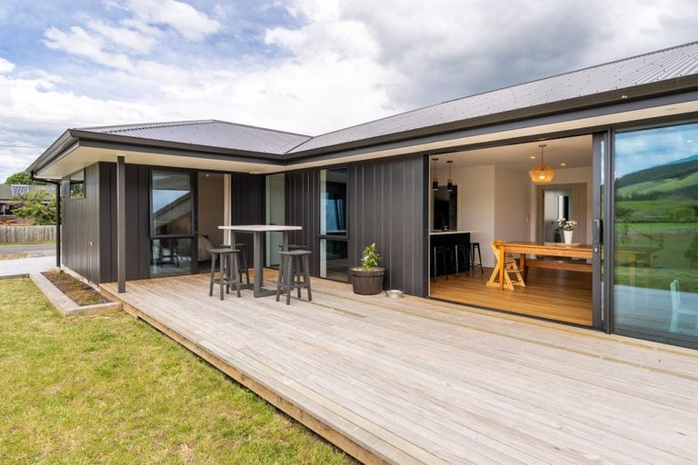 Photo of property in 2 Franks Place, Outram, 9019