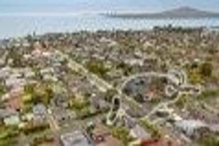 Photo of property in 1/51 Jutland Road, Hauraki, Auckland, 0622