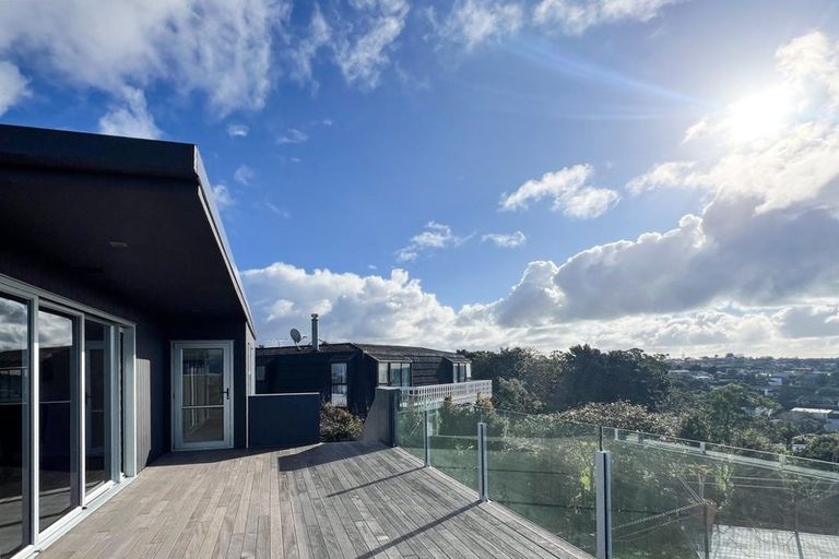 Photo of property in 42 Monarch Avenue, Hillcrest, Auckland, 0627