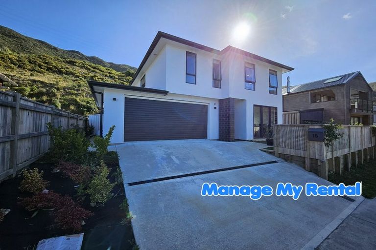 Photo of property in 16 Porokaiwhiri Street, Crofton Downs, Wellington, 6035