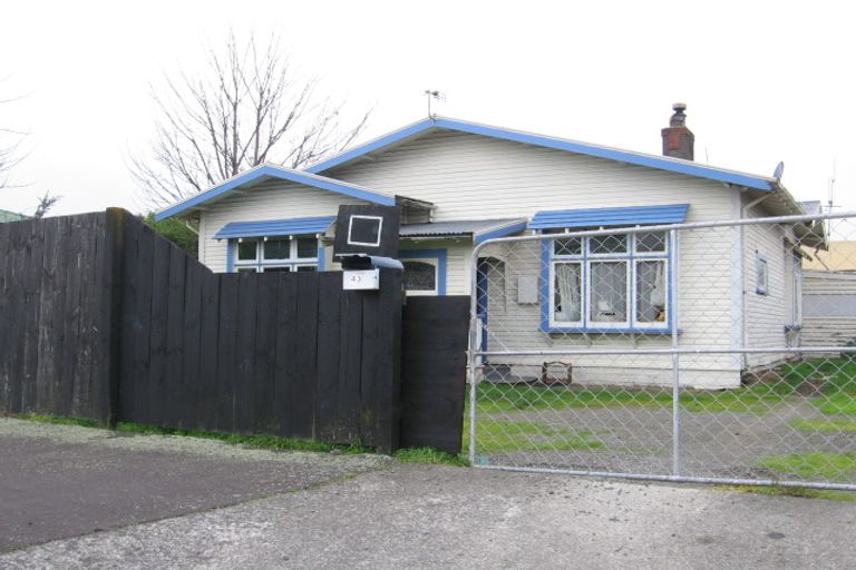 Photo of property in 43 Ward Street, Palmerston North, 4410