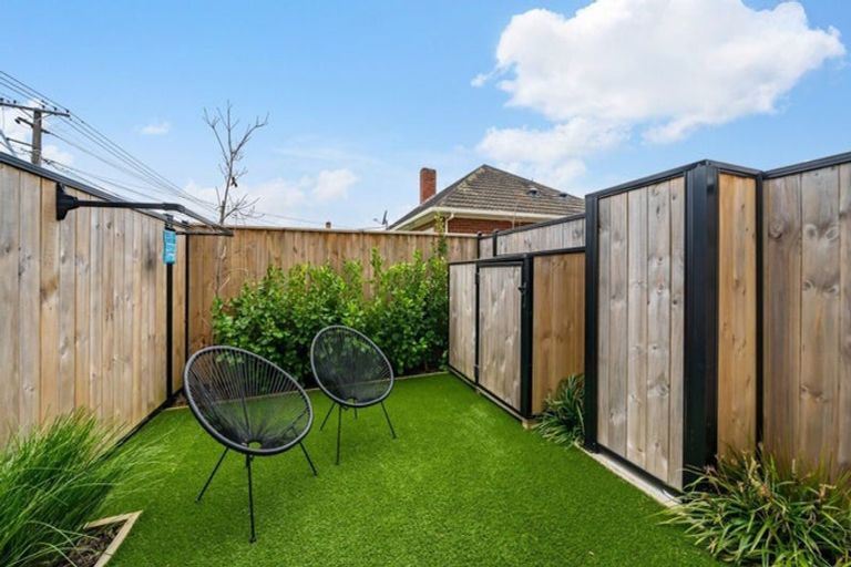 Photo of property in 2/183 Cambridge Terrace, Fairfield, Lower Hutt, 5011