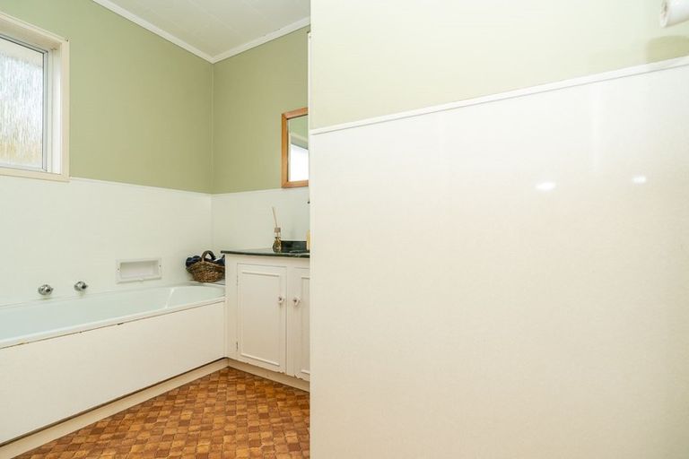 Photo of property in 14 Storey Avenue, Forest Lake, Hamilton, 3200