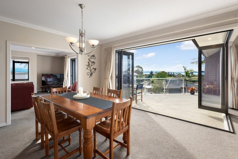 Photo of property in 22 Haden Place, Omokoroa, 3114