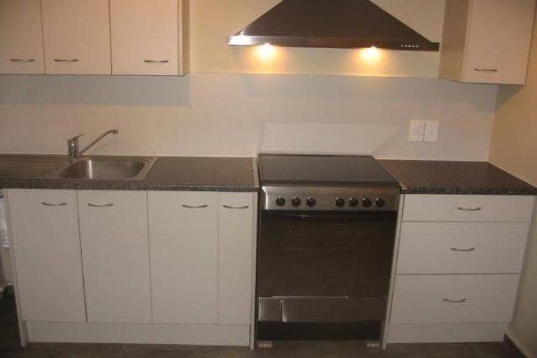 Photo of property in 21a Cotswold Crescent, Newlands, Wellington, 6037