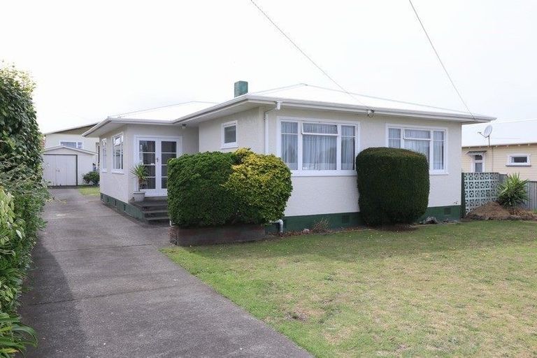 Photo of property in 8a Puriri Street, Gonville, Whanganui, 4501