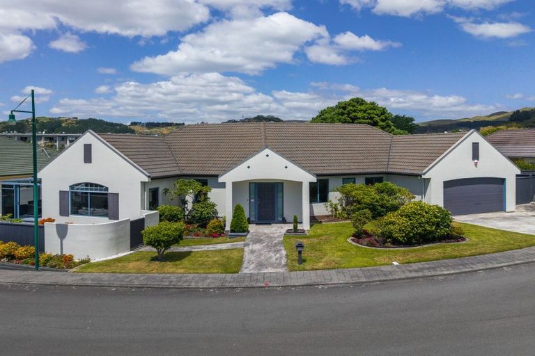 Photo of property in 6 Mariners Way, Whitby, Porirua, 5024