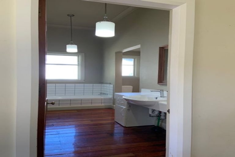 Photo of property in 26 Derwent Street, Island Bay, Wellington, 6023