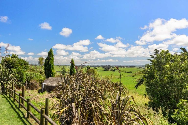 Photo of property in 371a Kohekohe Karioitahi Road, Karioitahi, Waiuku, 2683