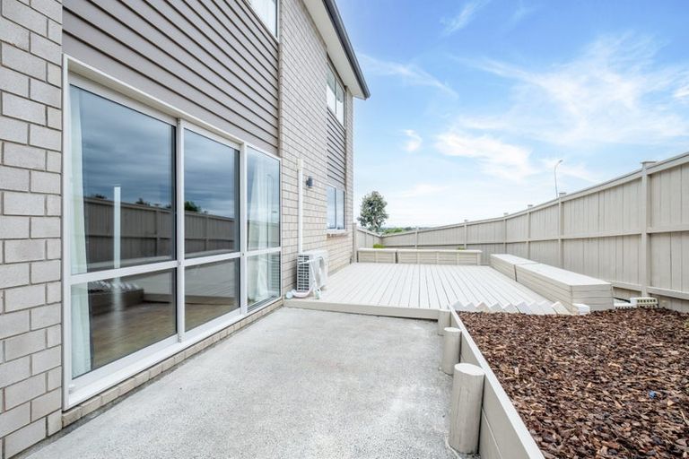 Photo of property in 140 Keri Vista Rise, Papakura, 2110