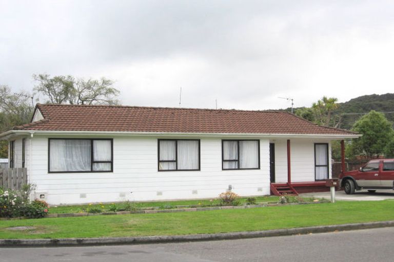 Photo of property in 37 Kopara Grove, Stokes Valley, Lower Hutt, 5019