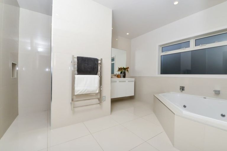 Photo of property in 42 Roy Hilton Drive, Flagstaff, Hamilton, 3210