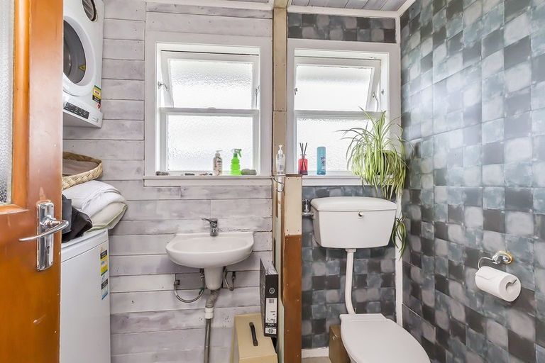 Photo of property in 139 Buckley Road, Southgate, Wellington, 6023