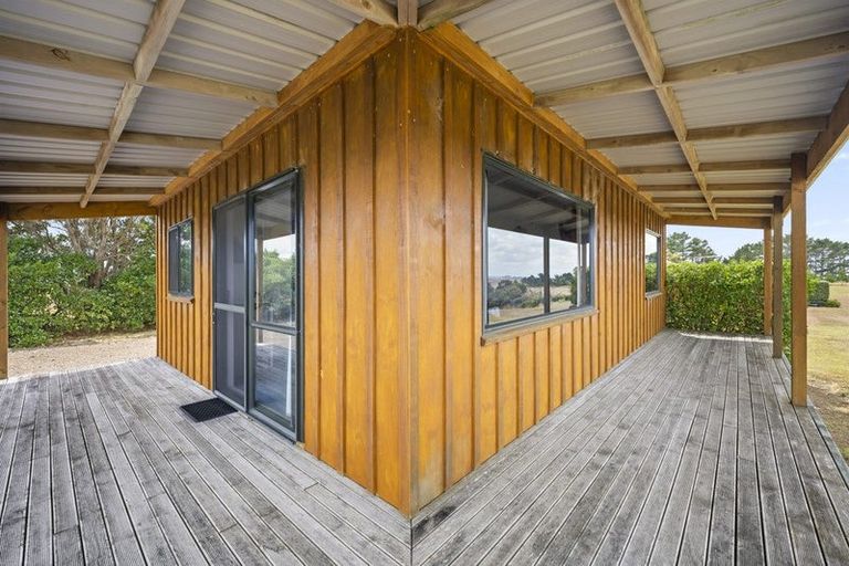 Photo of property in 986 Tinopai Road, Tinopai, Matakohe, 0593