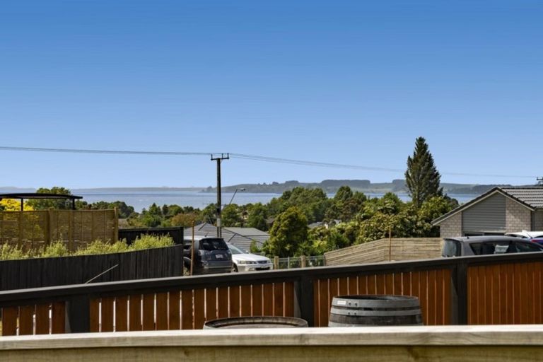 Photo of property in 80 Bert Wall Drive, Omokoroa, 3114