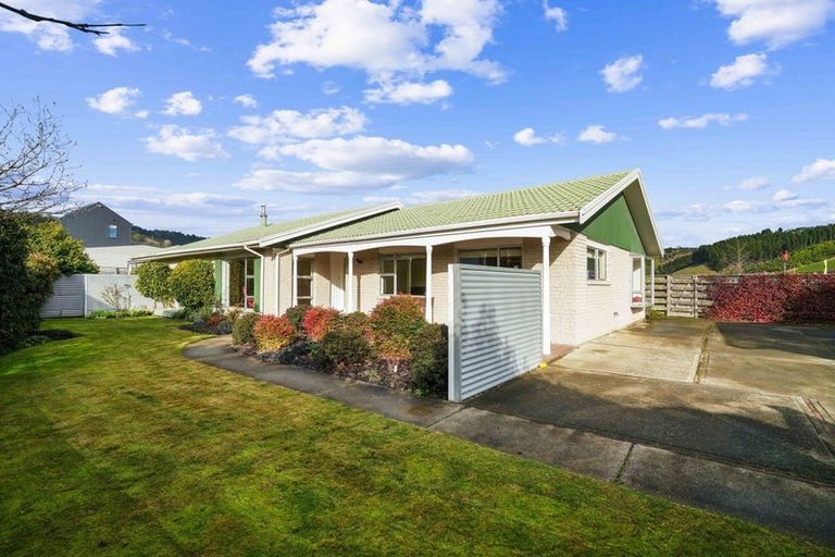 Photo of property in 9 Bridgemere Lane, Cracroft, Christchurch, 8022