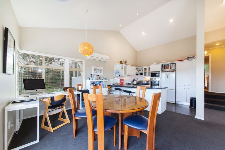 Photo of property in 18 Cinnabar Place, Westgate, Auckland, 0614