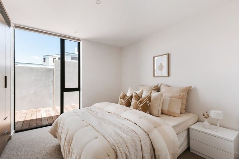 Photo of property in 124 Marine Parade, Mount Maunganui, 3116