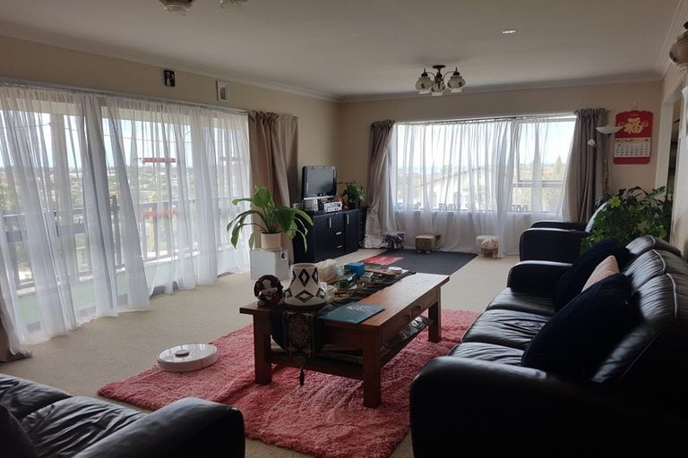 Photo of property in 96 Langana Avenue, Browns Bay, Auckland, 0630