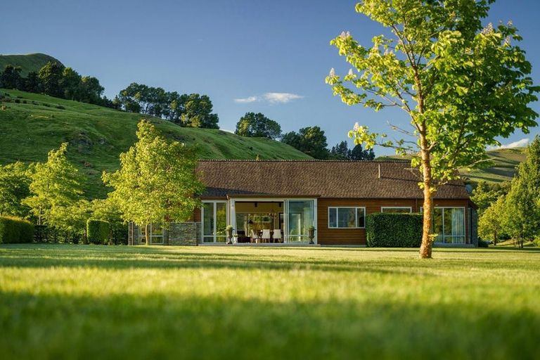 Photo of property in 4 Ellen Johnson Terrace, Lake Hayes, Queenstown, 9371