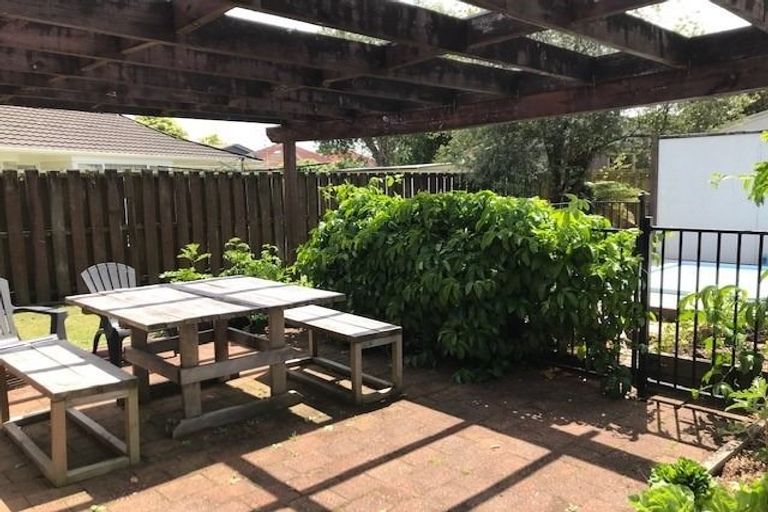 Photo of property in 8 Zenith Place, Conifer Grove, Takanini, 2112