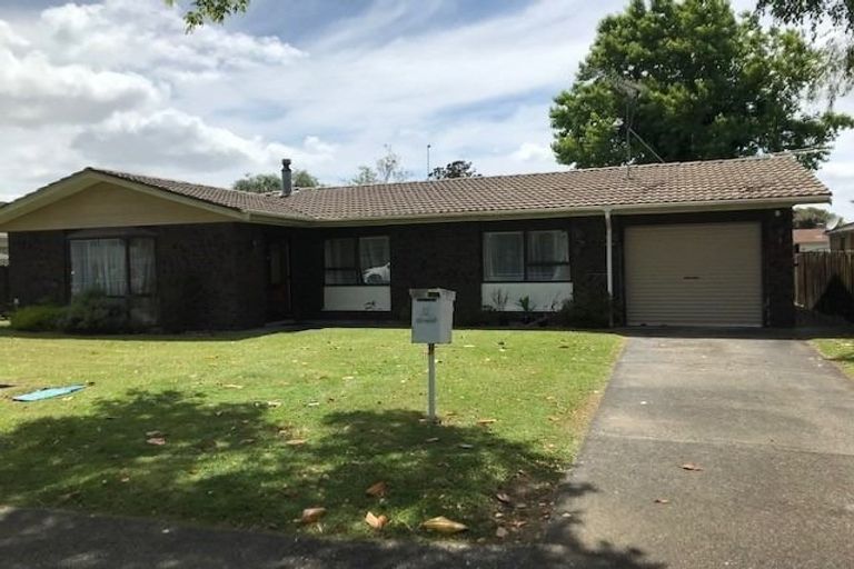 Photo of property in 8 Zenith Place, Conifer Grove, Takanini, 2112