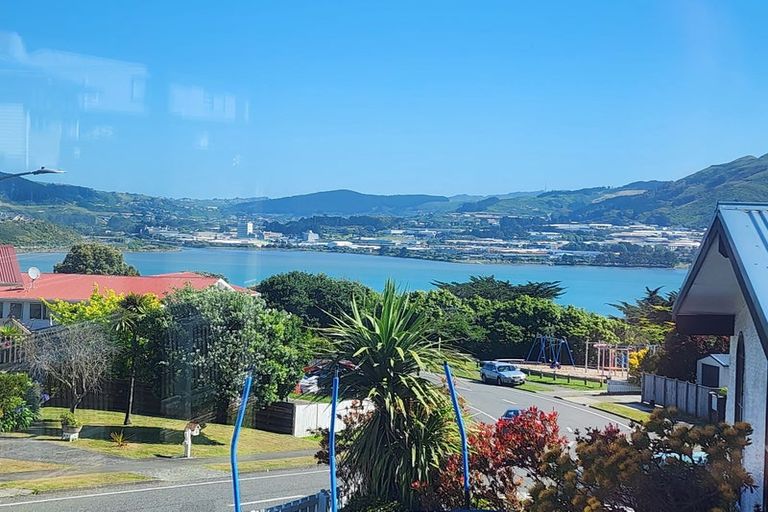 Photo of property in 51 Gloaming Hill, Titahi Bay, Porirua, 5022