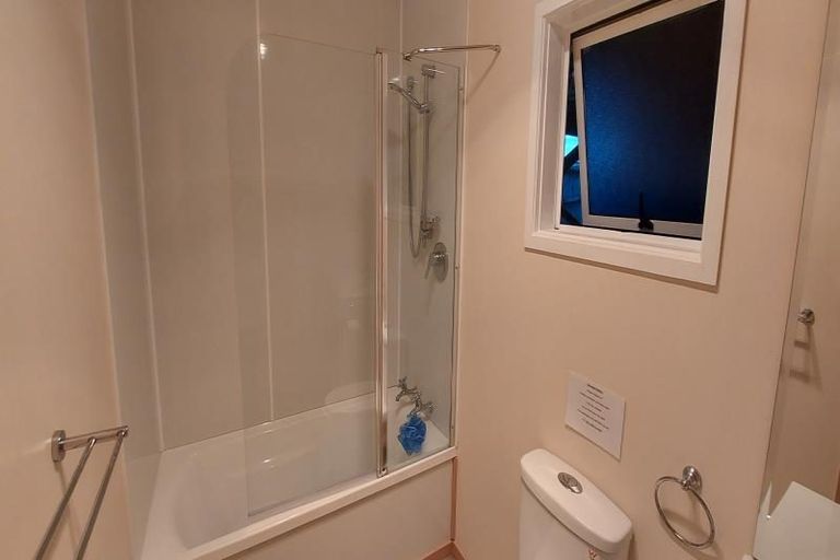 Photo of property in 30 Beach Road, Onerahi, Whangarei, 0110