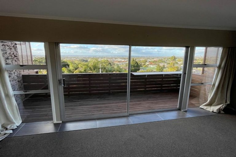 Photo of property in 5/60 West Coast Road, Glen Eden, Auckland, 0602
