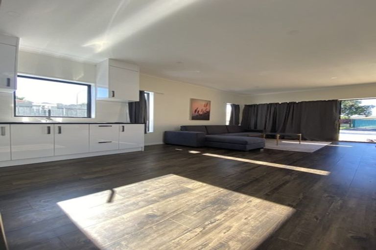 Photo of property in 60 Medvale Avenue, Flat Bush, Auckland, 2019