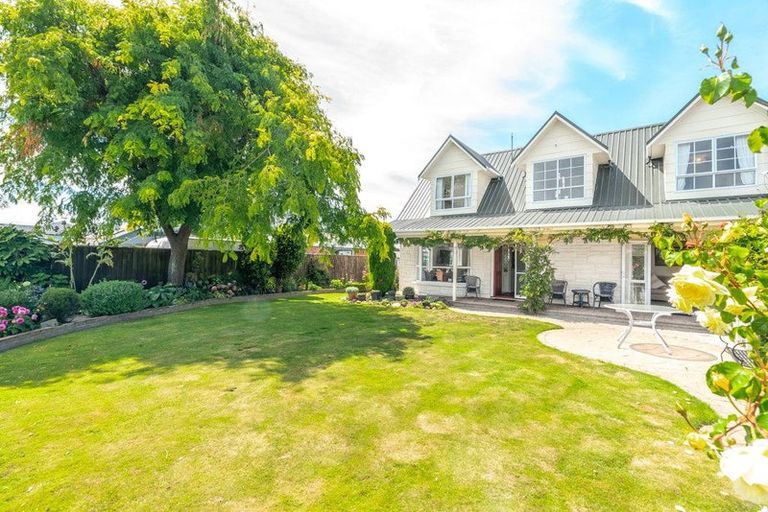 Photo of property in 11 Chokebore Place, Sockburn, Christchurch, 8042