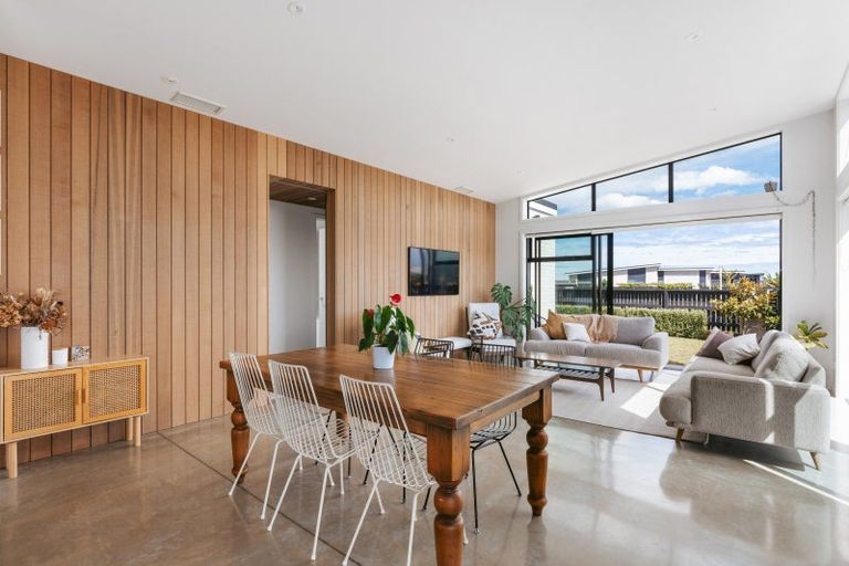 Photo of property in 5 Royal Crescent, Papamoa, 3118