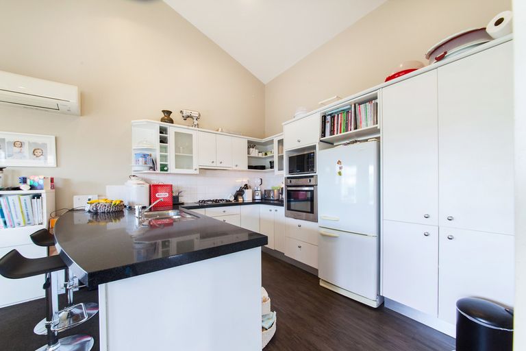 Photo of property in 18 Cinnabar Place, Westgate, Auckland, 0614