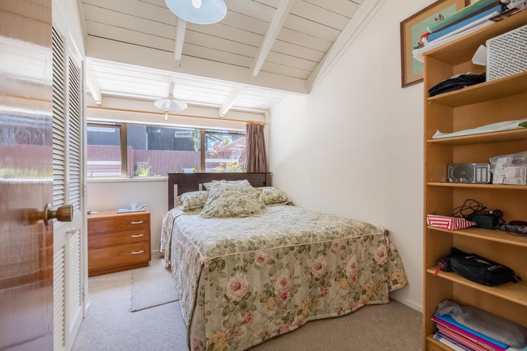 Photo of property in 84 Park Road, Titirangi, Auckland, 0604