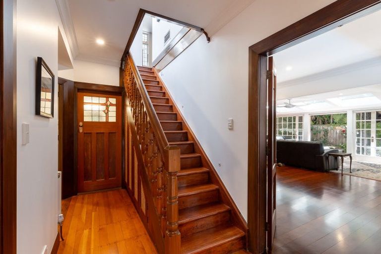 Photo of property in 23 Brougham Street, Nelson South, Nelson, 7010