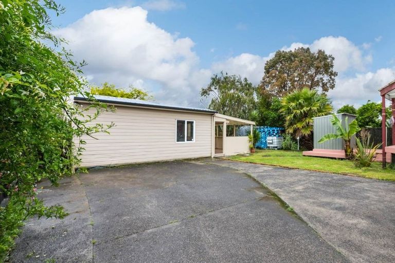 Photo of property in 92 Bruce Mclaren Road, Henderson, Auckland, 0612