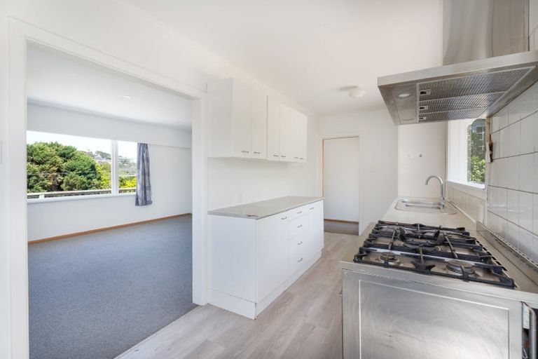 Photo of property in 8 Spenmoor Street, Newlands, Wellington, 6037