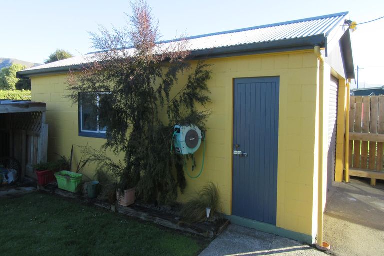 Photo of property in 9 George Street, Waimate, 7924