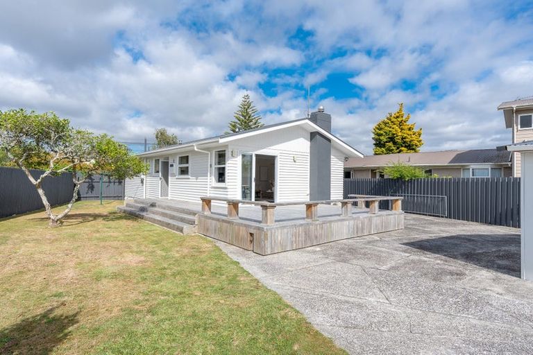 Photo of property in 24 Fairview Street, Fairview Downs, Hamilton, 3214