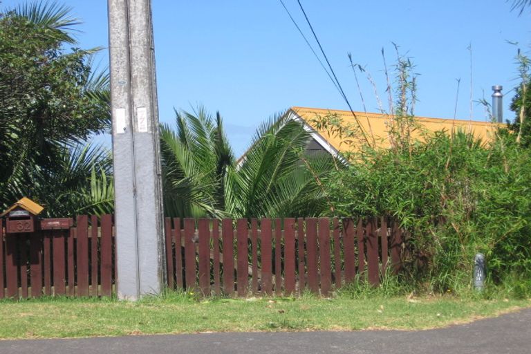 Photo of property in 132 Manuka Road, Bayview, Auckland, 0629