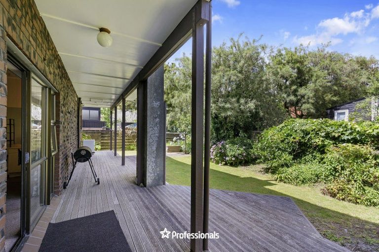 Photo of property in 2 Lady Bell Grove, Lowry Bay, Lower Hutt, 5013