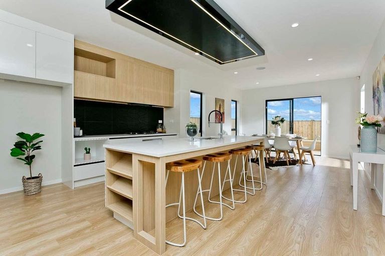 Photo of property in 18 Surf View Crescent, Red Beach, 0932