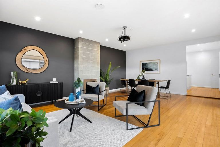 Photo of property in 187 Centaurus Road, Saint Martins, Christchurch, 8022