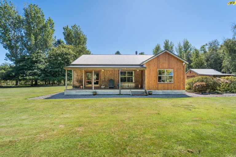 Photo of property in 414 Waitohi Road, Rongotea, Palmerston North, 4476